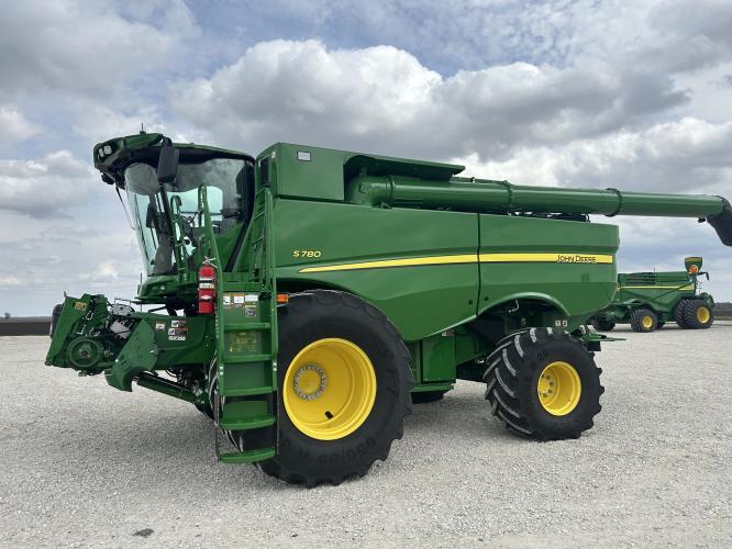 John Deere S780