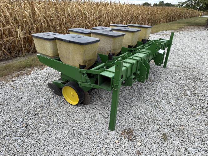 John Deere 7200