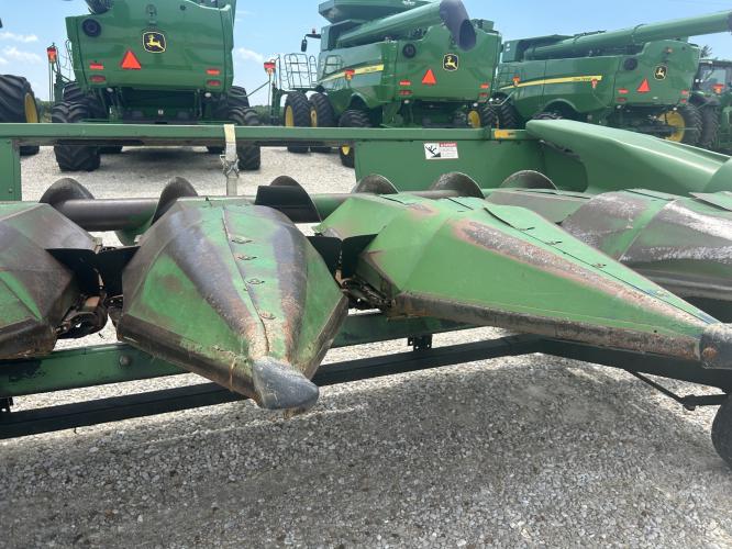 John Deere 643