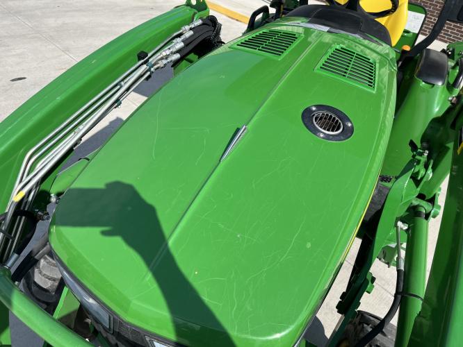 John Deere 3039R