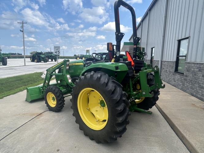 John Deere 4066M