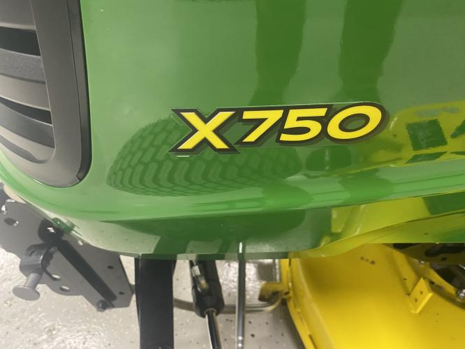 John Deere X750