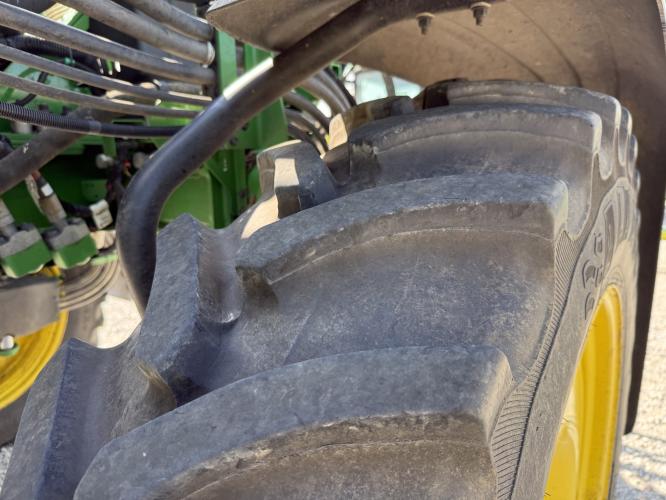 John Deere 412R