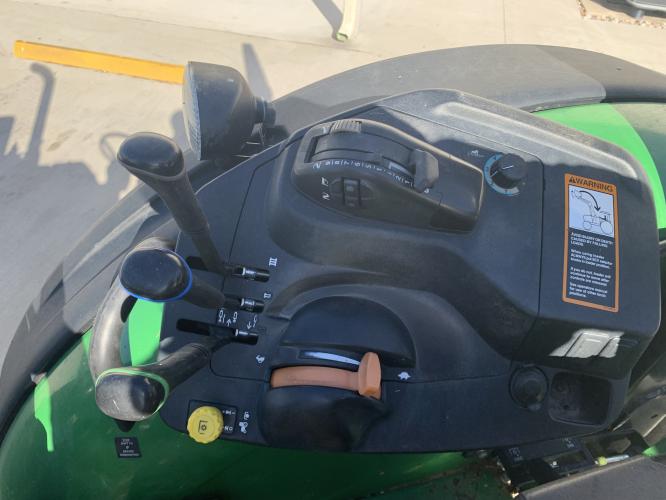 John Deere 5090M