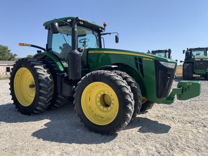 John Deere 8335R