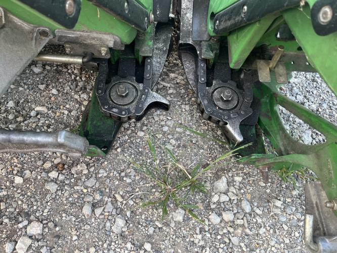 John Deere 608C