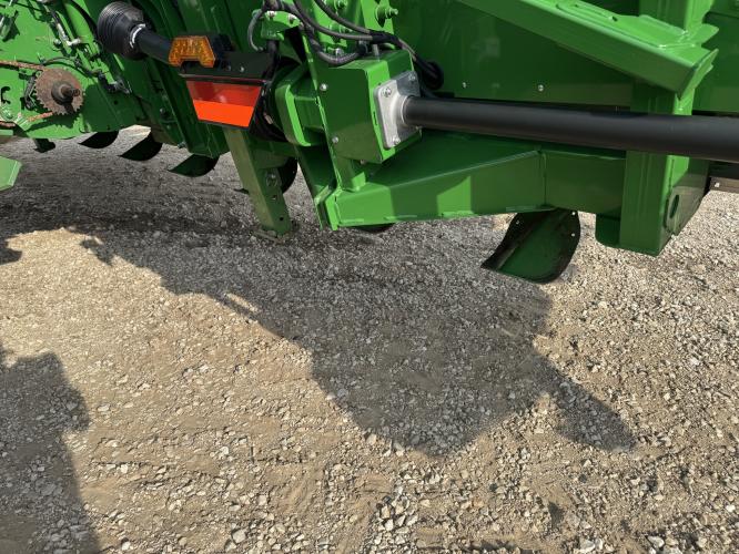 John Deere C12F
