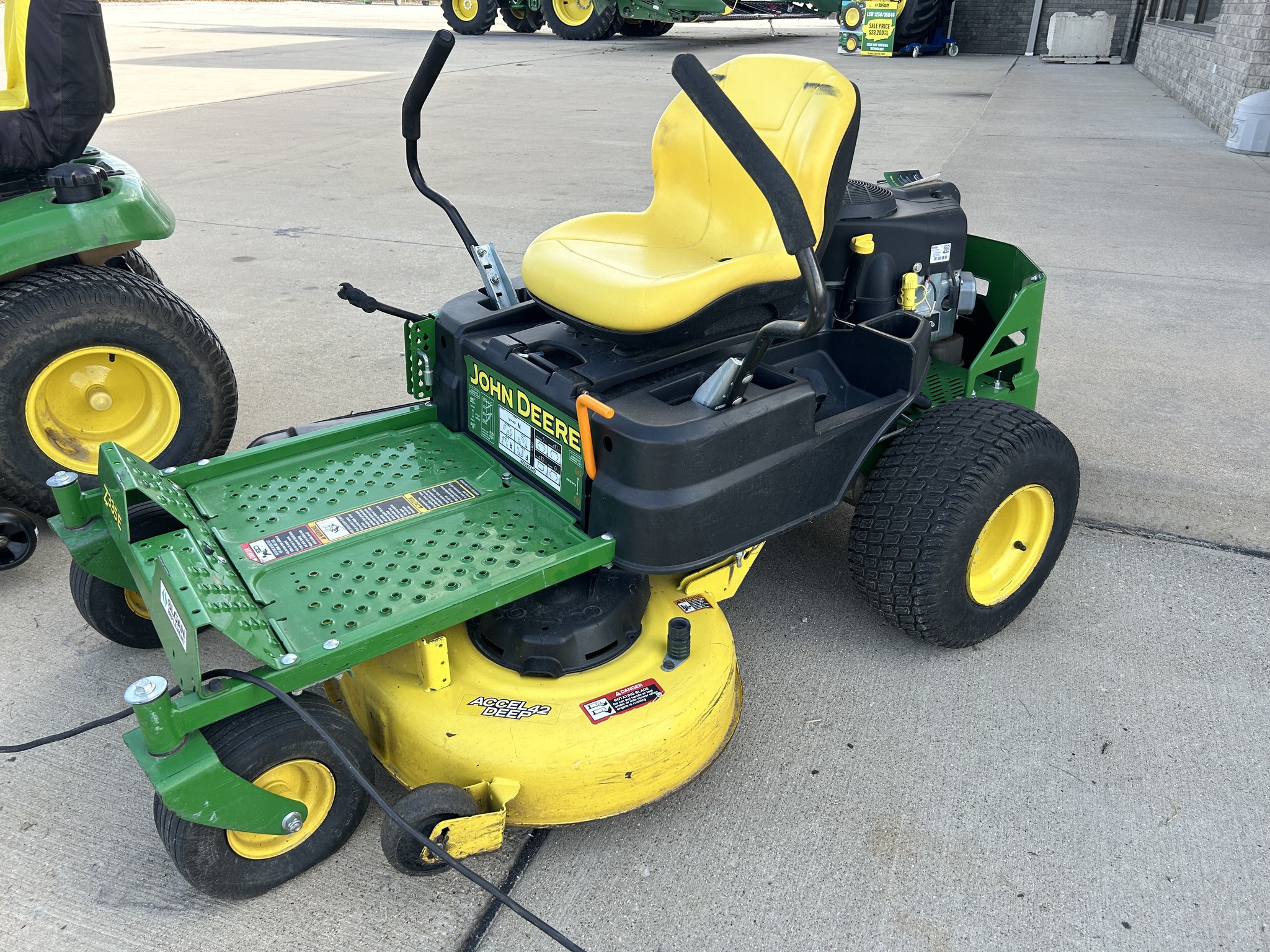 2022 John Deere Z335E