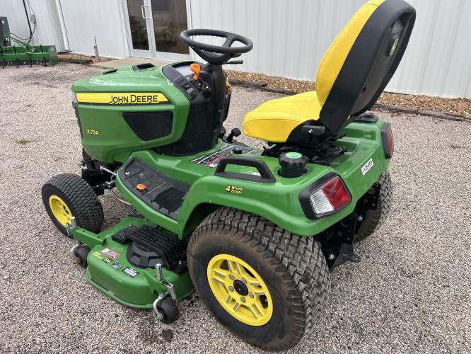 John Deere X754