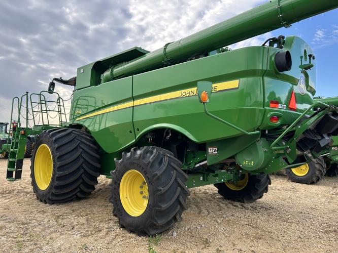 John Deere S790