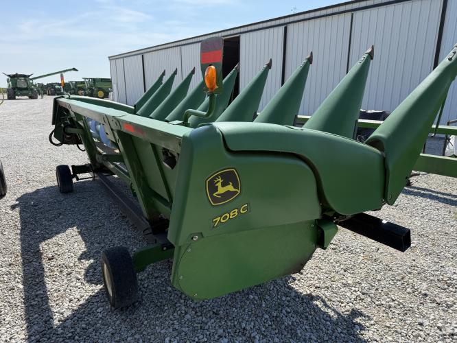John Deere 708C