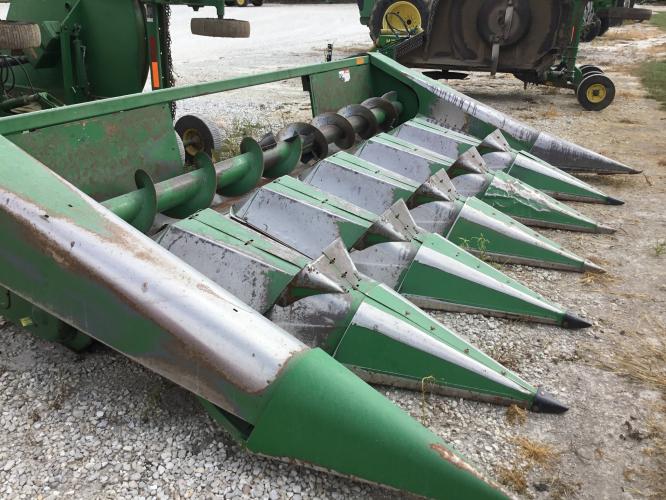 John Deere 643
