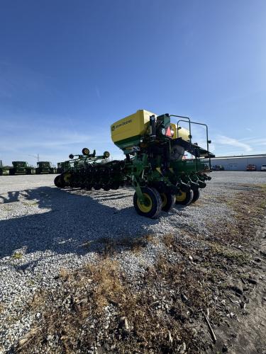 John Deere 1775NT