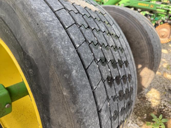 John Deere 2730