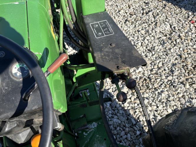 John Deere 2640