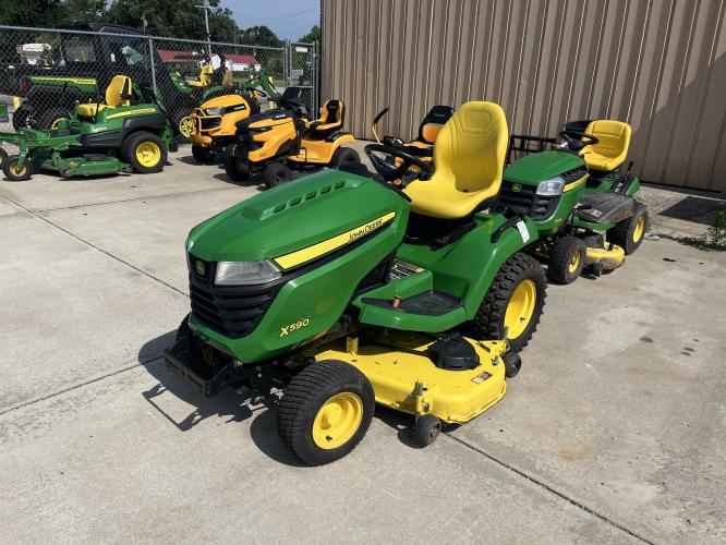 John Deere X590
