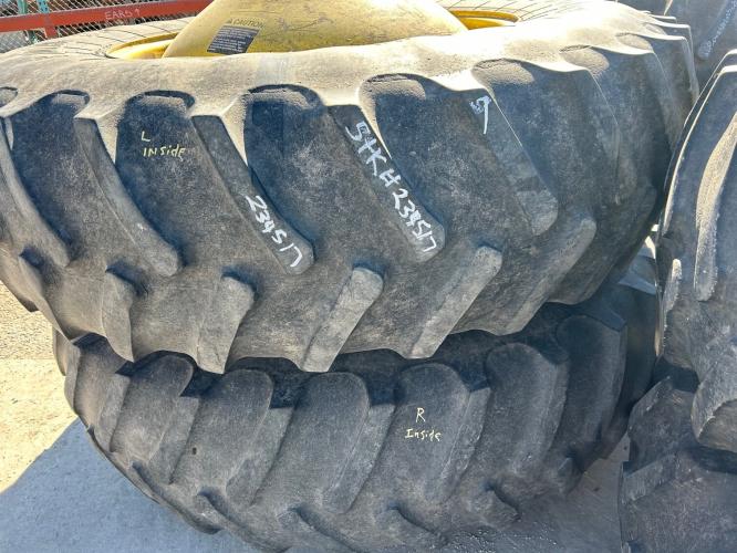 John Deere FS 520/85R42 combine dual set
