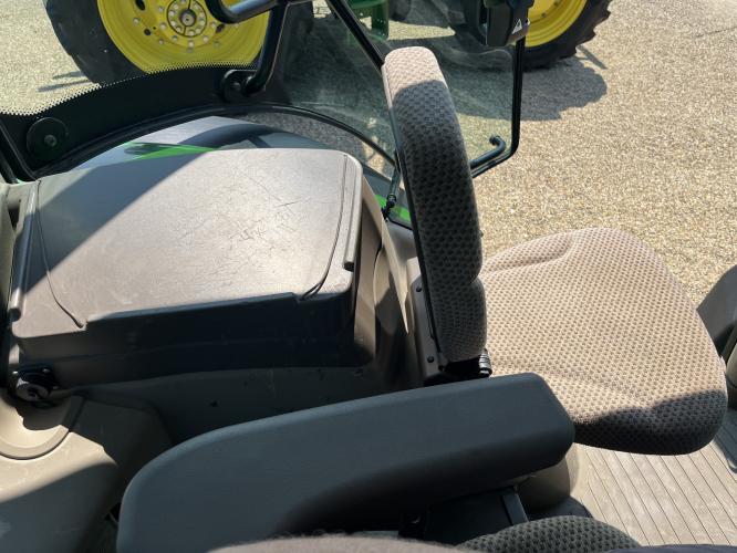 John Deere 6115R
