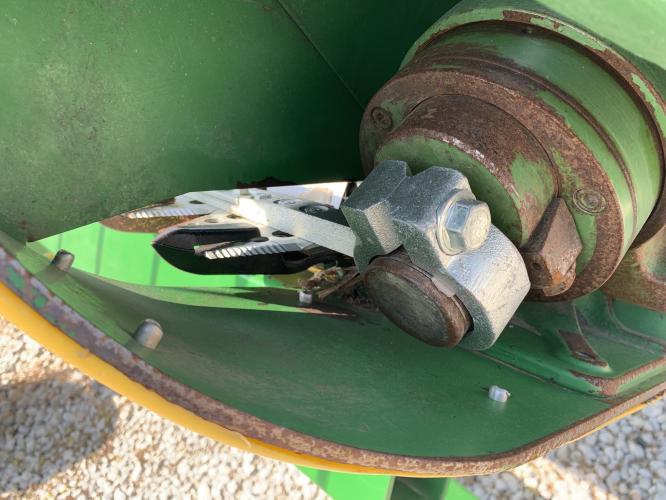 John Deere 630F