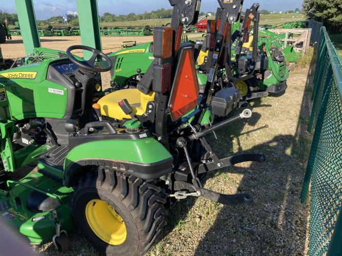 John Deere 1025R