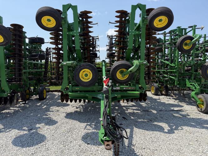 John Deere 2330