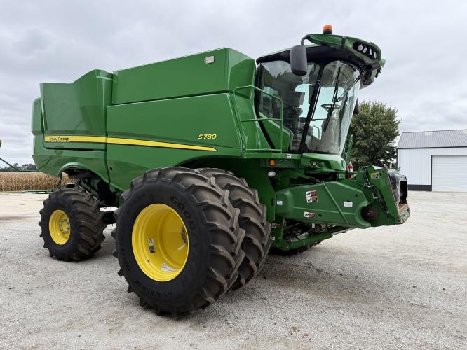 John Deere S780