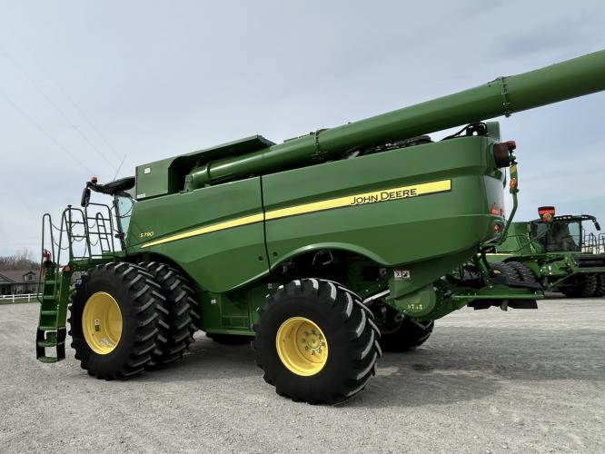 John Deere S790
