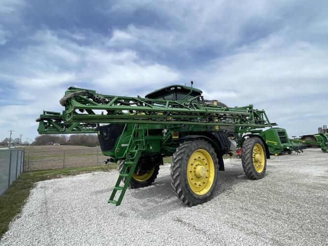 John Deere R4045