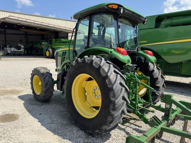 John Deere 6120E