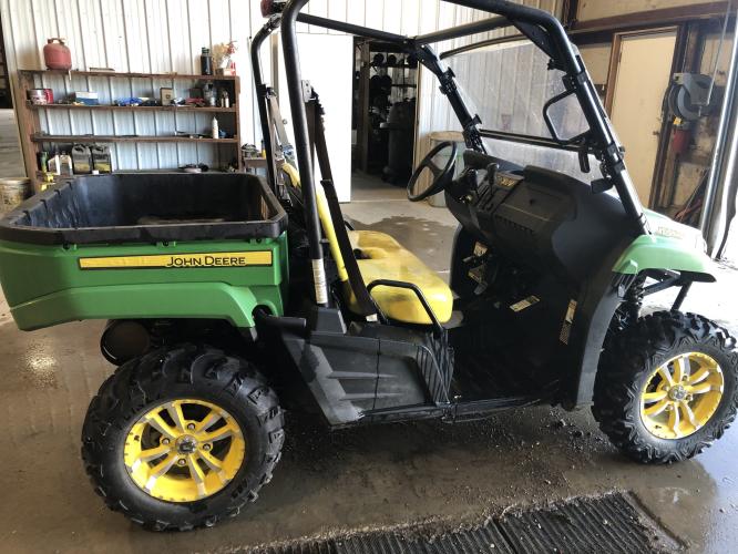 John Deere XUV590I