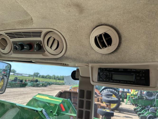 John Deere 6100D