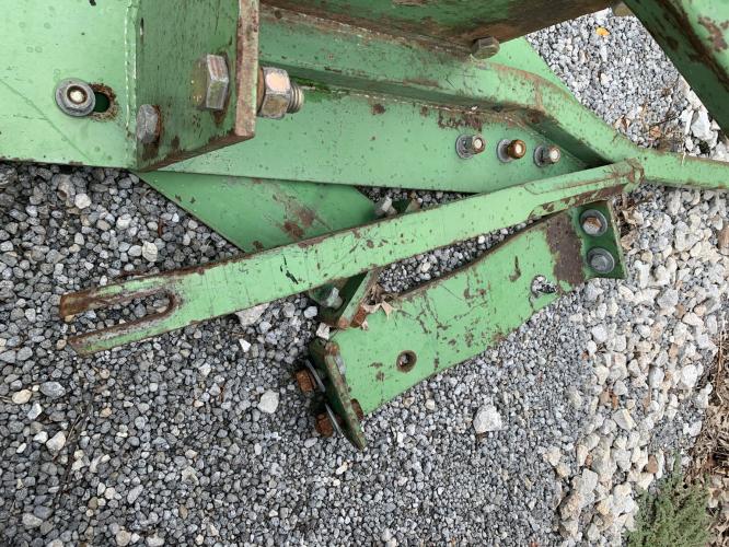 John Deere 148