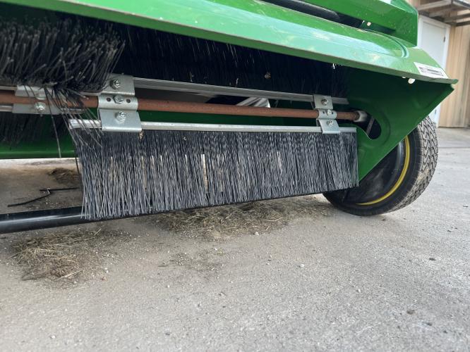 John Deere X394