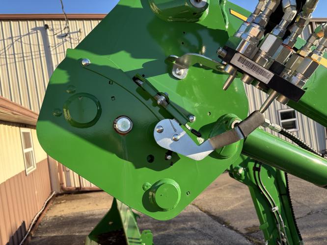 John Deere NEW 540R Loader