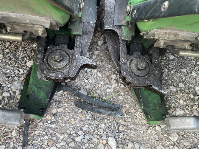 John Deere 608C