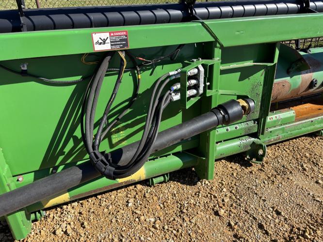 John Deere 635F