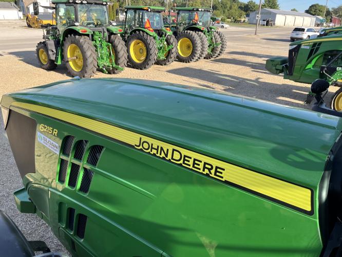 John Deere 6215R