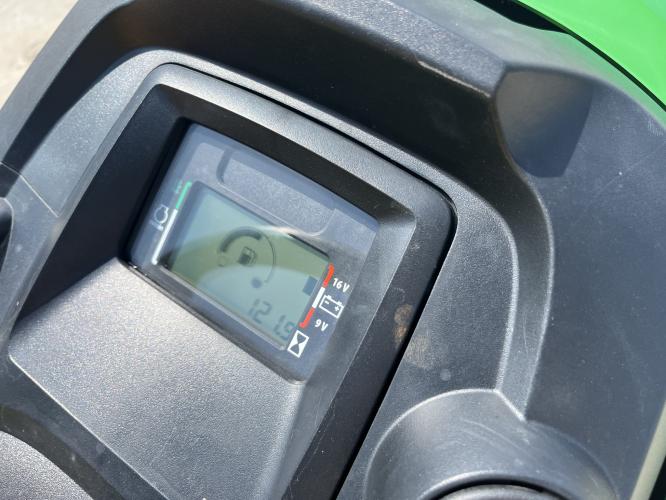 John Deere X590