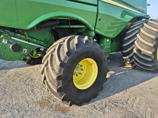 John Deere S790