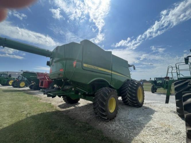 John Deere S780