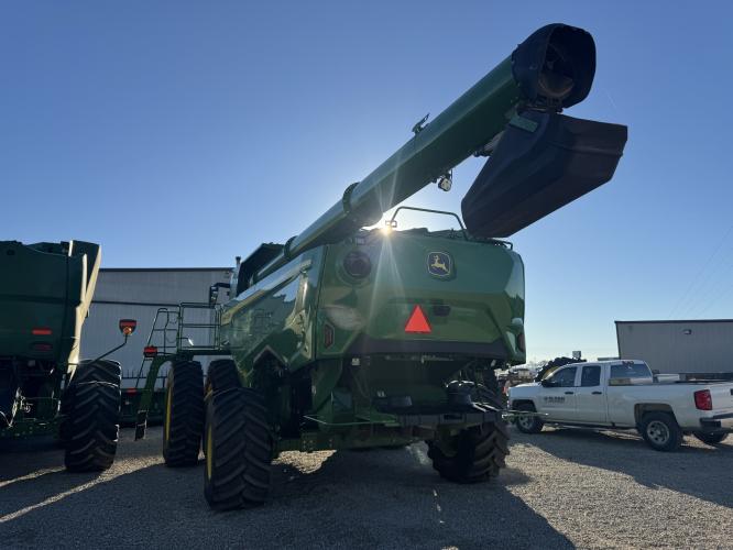 John Deere S7 900