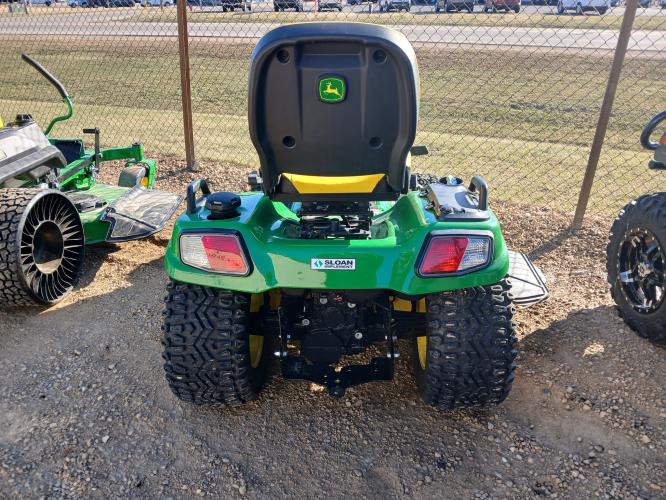 John Deere X738
