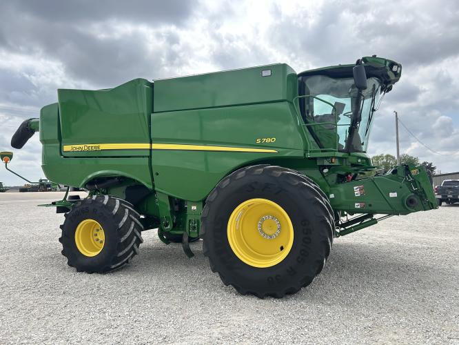 John Deere S780
