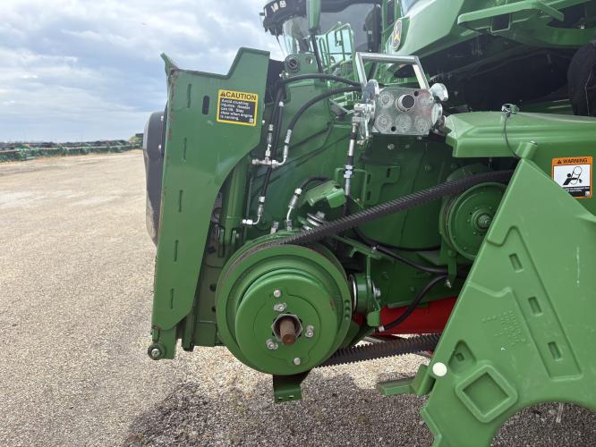 John Deere S770