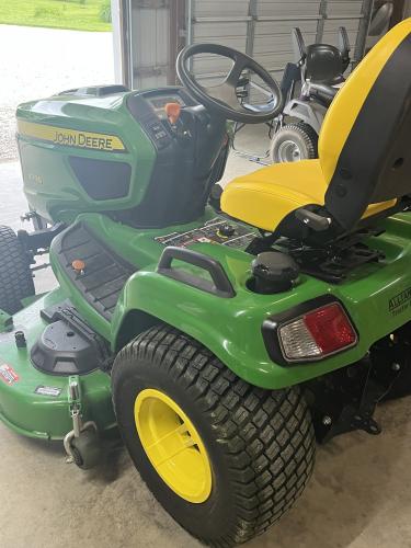 John Deere X730