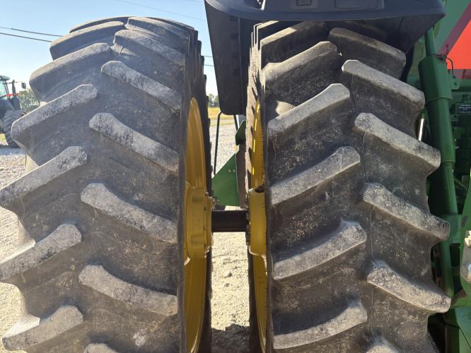John Deere 8285R