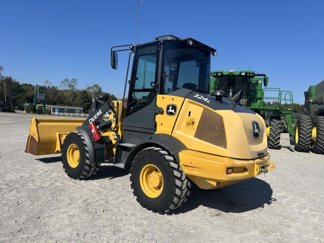 John Deere 324L