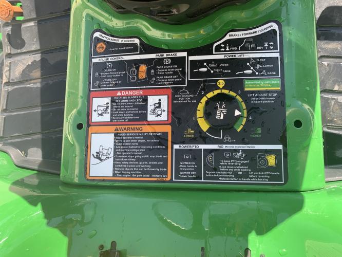 John Deere X758