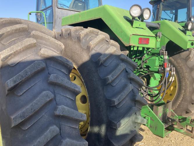 John Deere 8970