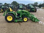John Deere 3046R